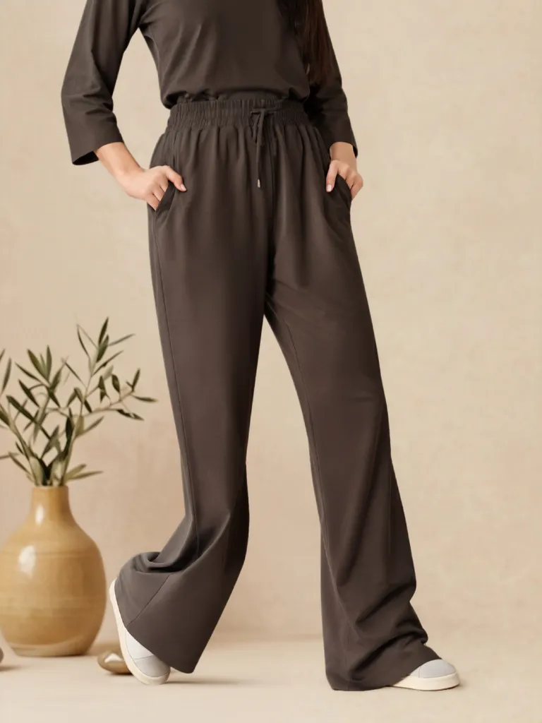 Oasis-Foundation_Espresso-Earth_Trousers_4.webp