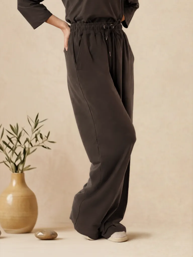 Oasis-Foundation_Espresso-Earth_Trousers_2.webp